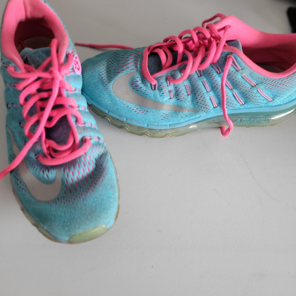 Kids Nike Air max size 6.5Y